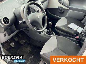 Peugeot 107 1.0 12V XR Airco 5-Deurs picture 9