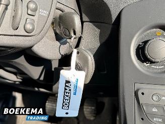 Renault Clio 1.2 TCe Special Line Navigatie Airco picture 26