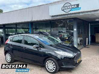 skadebil auto Ford Fiesta 1.0 Style Airco Navigatie 5-Deurs 2015/11