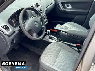 Skoda Fabia 1.6-16V Ambiente Automaat Airco Stoelverwarming PDC Trekhaak picture 14