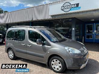 krockskadad bil auto Peugeot Partner Tepee 1.6 XT Airco Cruise 2xSchuifdeur PDC Trekhaak 2008/9