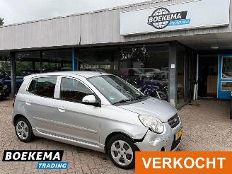 Coche accidentado Kia Picanto 1.1 X-ecutive Automaat Leer Climate PDC Trekhaak 2009/11