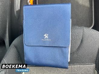 Peugeot 208 1.2 VTi Oxygo Cruise Navi Clima Trekhaak picture 18