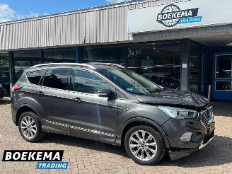 Damaged car Ford Kuga 1.5 EcoBoost Vignale 180PK Stoel- en stuur verwarming MemoryNavi 2018/1