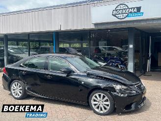 skadebil auto Lexus IS 300h 25th Edition Stoelverwarming Navigatie Parkeercamera 2016/5