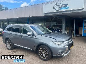 skadebil auto Mitsubishi Outlander 2.0 Instyle Automaat Open Dak Navi Stoelverwarming 2016/1