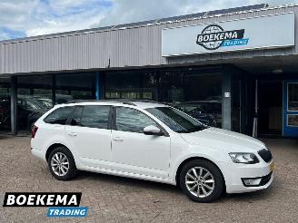Coche accidentado Skoda Octavia Combi 1.2 TSI Businessline Automaat Navi Cruise Clima 2016/2