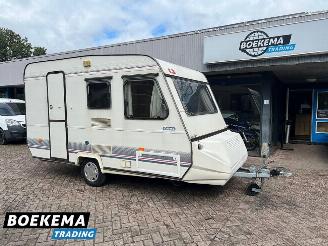 Vaurioauto  caravans Adria  Optima 400 TD Stapelbed Fietsendrager 1993/8