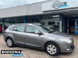krockskadad bil auto Renault Mégane Estate 1.4 TCe Expression Navi Clima Trekhaak 2010/4