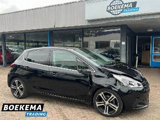 damaged passenger cars Peugeot 208 1.2 PureTech GT-line Camera Navi Cruise Clima 2017/7