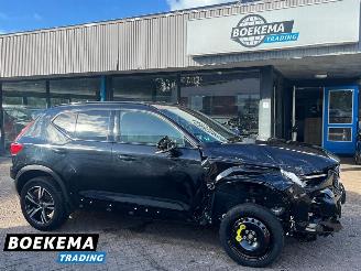 Schadeauto Volvo XC40 2.0 B3 Plus Dark Harman Kardon Memory WinterPakket Navigatie Trekhaak 2023/9