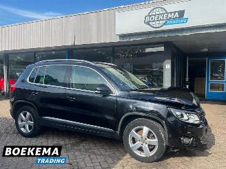Schadeauto Volkswagen Tiguan 1.4 TSI R-Line Panorama Navigatie Leer Stoelverwarming 2014/1