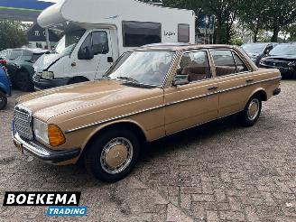 Mercedes 200-serie 200 D Open-Dak APK 08/2027! picture 4
