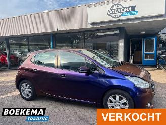 skadebil auto Peugeot 208 1.2 e-VTi Active Automaat Cruise Airco 2014/3