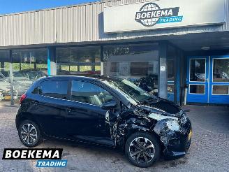 damaged passenger cars Citroën C1 1.2 Shine 82PK Leer Cruise Airco 2015/4
