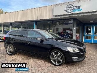 Vaurioauto  passenger cars Volvo V-60 1.5 T3 Polar R-Design Automaat Navi Cruise Clima PDC 2017/10