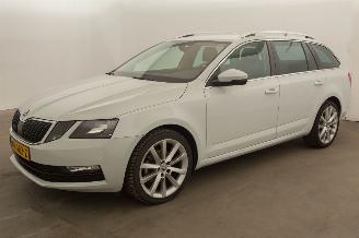 krockskadad bil auto Skoda Octavia Combi 1.0 TSI Half leer Greentech Ambition Business 2018/12