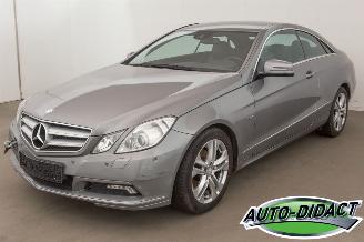 skadebil auto Mercedes E-klasse E200 Coupé Automaat Motorschade 2010/10