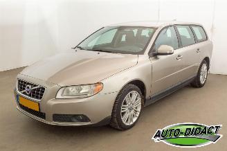 Vaurioauto  passenger cars Volvo V-70 2.0D 2010/4