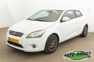 Auto incidentate Kia Pro cee d 1.6 Clima X-clusive 2009/10