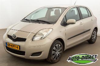 krockskadad bil auto Toyota Yaris 1.3 VVTi Airco Aspiration 2010/1