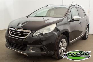 krockskadad bil auto Peugeot 2008 1.2 Allure Clima 2015/2