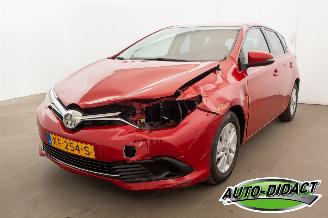 Schadeauto Toyota Auris 1.4D Aspiration Clima 2016/8