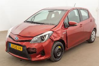 krockskadad bil auto Toyota Yaris 1.5 Full Hybrid 89.456 km Clima Aspiration 2013/10
