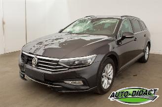 Vaurioauto  passenger cars Volkswagen Passat 1.6 TDI Automaat Clima Navi Camera 2019/11