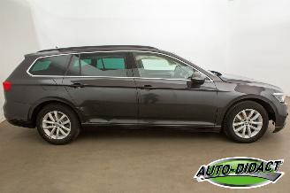 Volkswagen Passat 1.6 TDI Automaat Clima Navi Camera picture 45