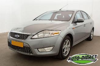 skadebil auto Ford Mondeo 2.0-16V Limited Clima Navi 2010/9