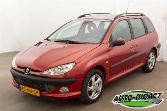 krockskadad bil auto Peugeot 206 SW 1.6-16V XS Clima 2003/12