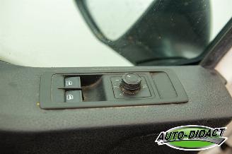 Volkswagen Transporter 2.0 TDI L2H1 Koelwagen Airco Navi picture 11