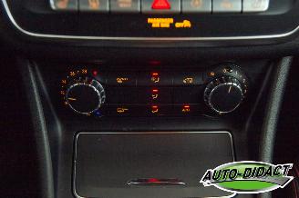 Mercedes Cla-klasse 180 Automaat Clima Navi Camera picture 9