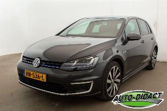 Vaurioauto  passenger cars Volkswagen Golf 1.4 TSI GTE Automaat Clima Navi 2015/12