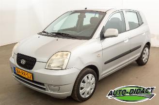Damaged car Kia Picanto 1.0 LXE Airco 2005/4