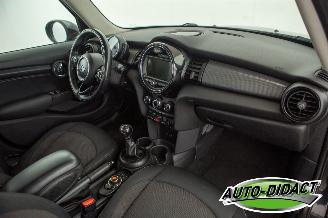 Mini Cooper 1.5 Airco Navi Business picture 17