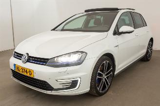 Coche accidentado Volkswagen Golf 1.4 TSI GTE Pano Clima Navi 2015/11