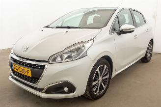 Vaurioauto  passenger cars Peugeot 208 1.2 PureTech Automaat 107.250 km Navi Clima Allure 2017/6