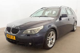 Vaurioauto  passenger cars BMW 5-serie 523i Automaat Airco Elek Dak Executive 2006/5
