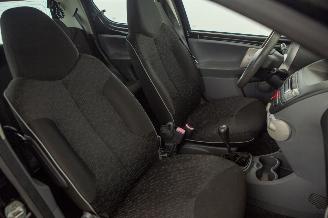 Peugeot 107 1.0-12V XS picture 14
