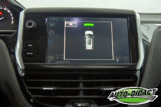 Peugeot 2008 1.2 PureTech Automaat Pano Clima Navi  Blue Lease Executive picture 8