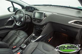 Peugeot 2008 1.2 PureTech Automaat Pano Clima Navi  Blue Lease Executive picture 20