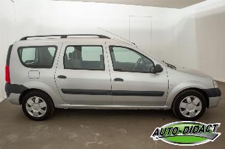 Dacia Logan 1.6 Lauréate picture 32