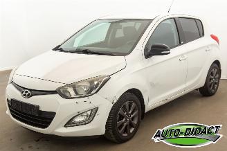 Unfallwagen Hyundai I-20 1.3 Airco 2015/4