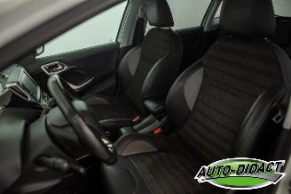 Peugeot 2008 1.6 BlueHDi Clima Navi Blue Lease Executive picture 25