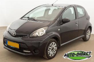 Schadeauto Toyota Aygo 1.0 VVT-i Airco 118.158 km Comfort 2014/5
