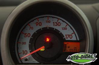 Peugeot 107 1.0-12V XS picture 6