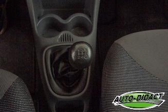 Peugeot 107 1.0-12V XS picture 10