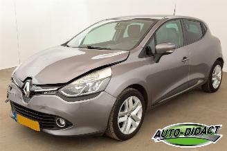 skadebil auto Renault Clio 0.9 TCe Airco 2015/3
